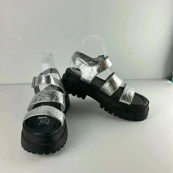 Dirty Laundry Silver Platform Sandals - Picture 1 of 11